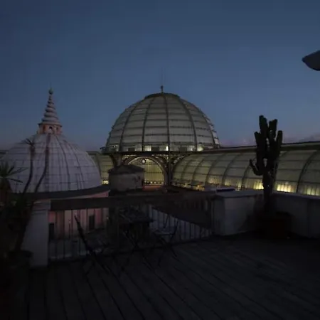 Tiny Nest Over Naples, Private Panoramic Terrace Campsite *