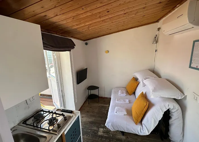 Tiny Nest Over Naples, Private Panoramic Terrace Campingplads *